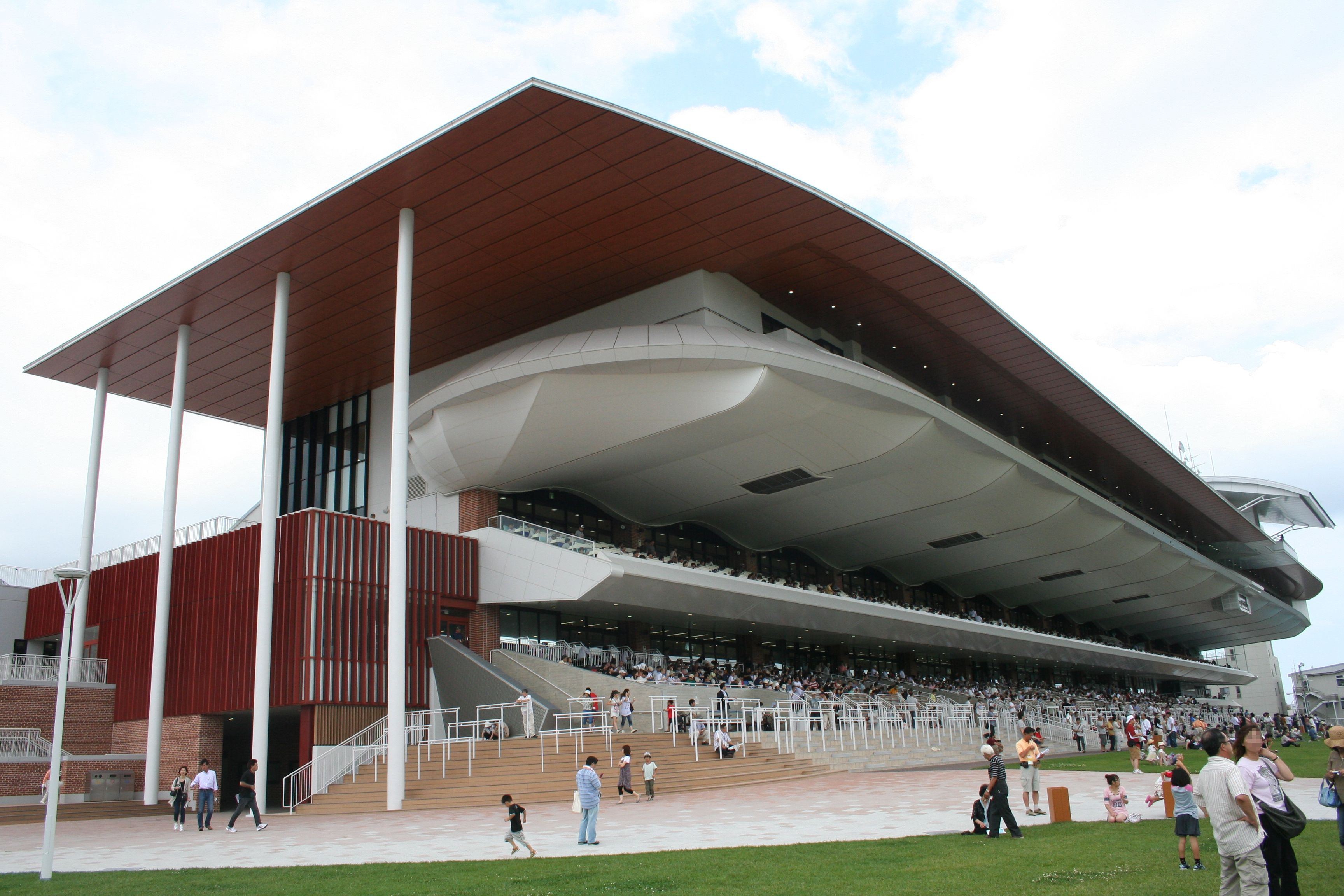 函館競馬場のメインスタンド