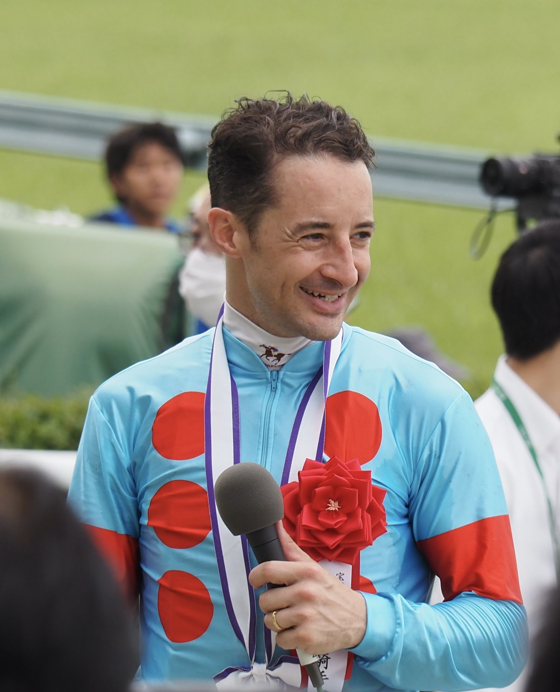 宝塚記念優勝騎手インタビューでのクリストフ・ルメール騎手